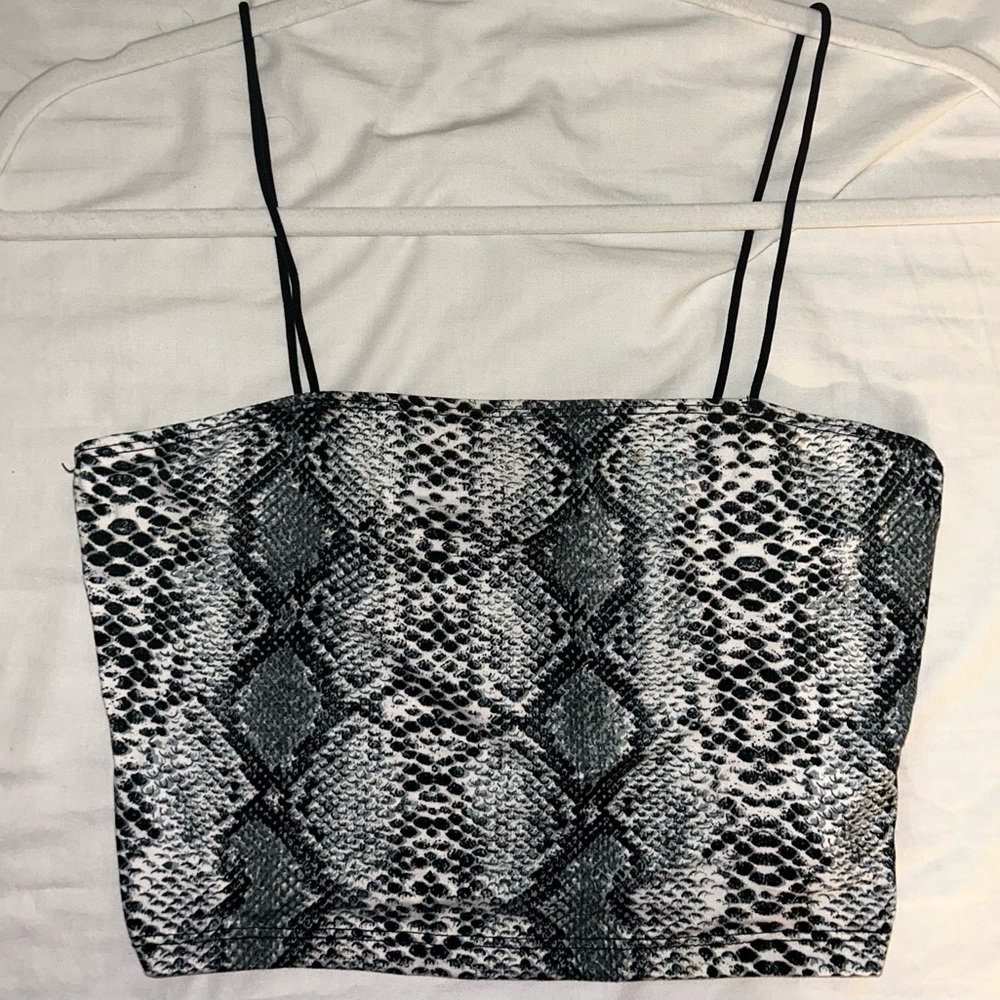 SHEIN Crop Top in Snakeskin Print - Picture 3 of 5